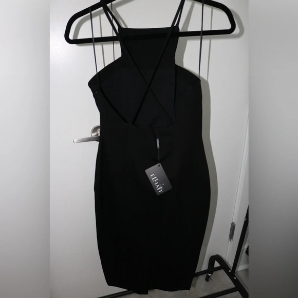 NWT- Elliatt Dresses Elliatt Energy High Neck Dress Size Medium - Picture 9 of 11